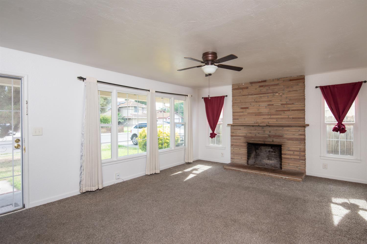 Detail Gallery Image 6 of 24 For 913 Norwegian Ave, Modesto,  CA 95350 - 3 Beds | 1 Baths
