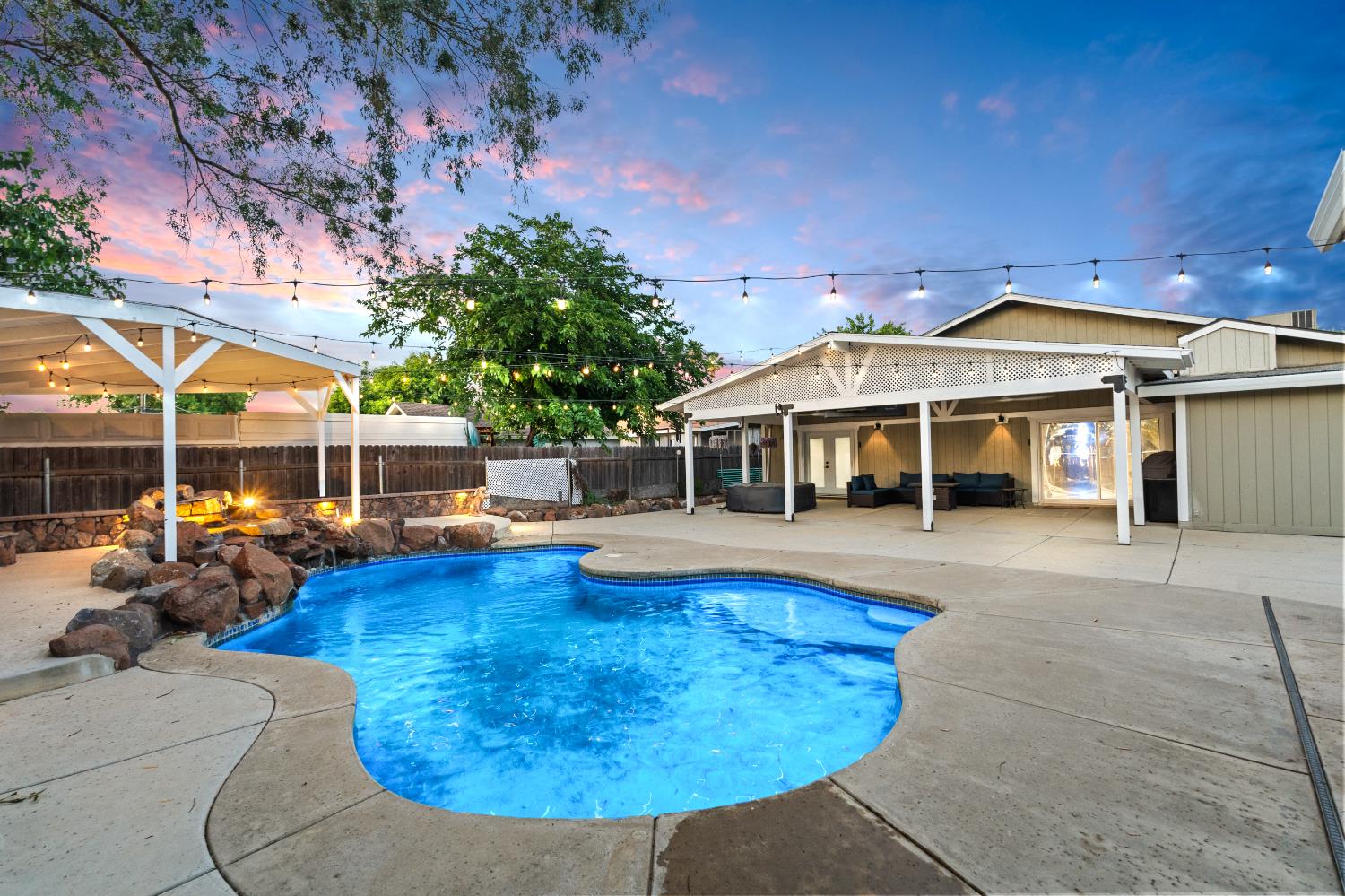 Detail Gallery Image 56 of 61 For 6933 8th Ave, Rio Linda,  CA 95673 - 5 Beds | 2 Baths