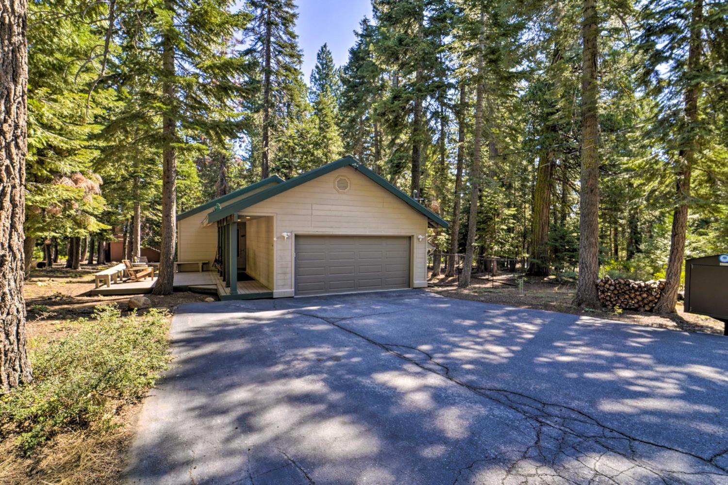 Detail Gallery Image 2 of 25 For 391 Tahoe Woods Blvd, Tahoe City,  CA 96145 - 3 Beds | 2 Baths