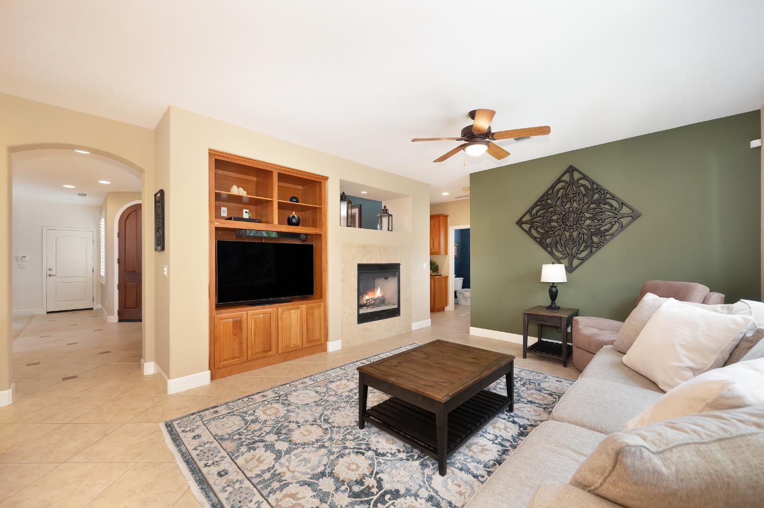 Detail Gallery Image 40 of 96 For 12379 El Portal Way, Rancho Cordova,  CA 95742 - 3 Beds | 2/1 Baths