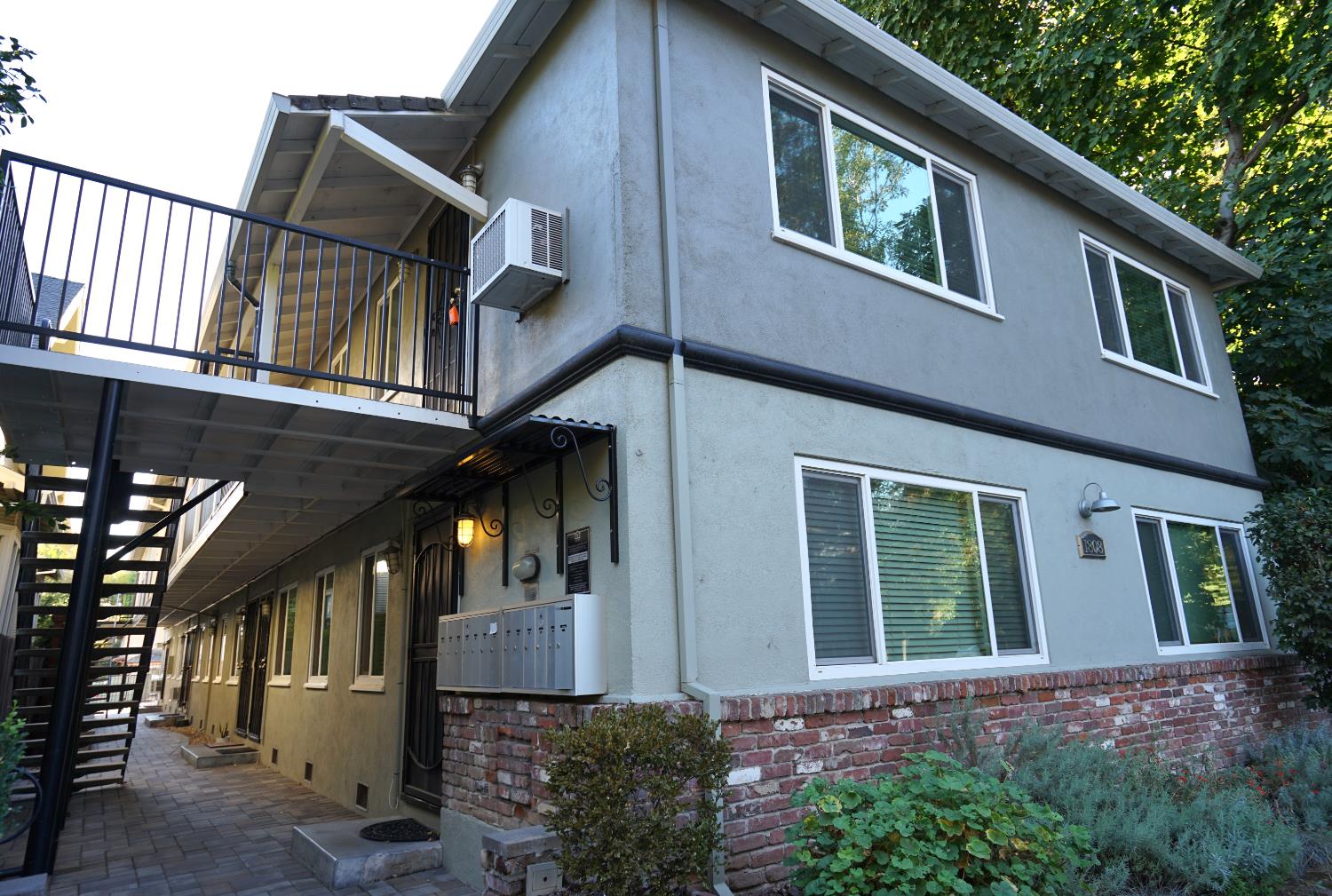 Detail Gallery Image 17 of 19 For 1716 O St, Sacramento,  CA 95811 - – Beds | – Baths