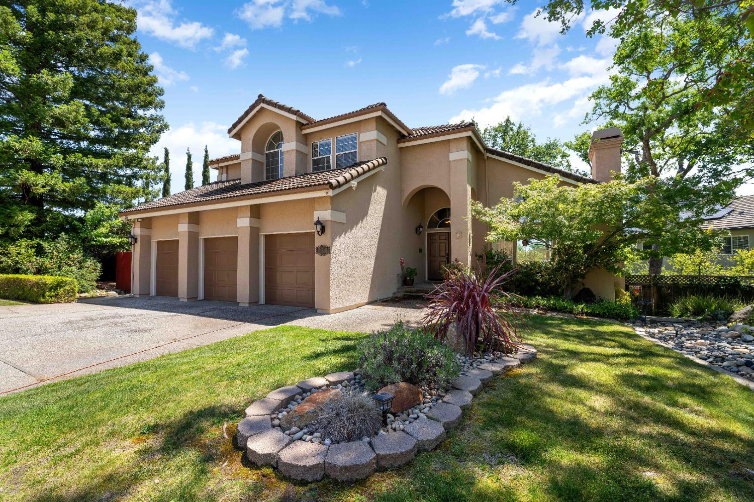 Roble Court, El Dorado Hills, California image 2