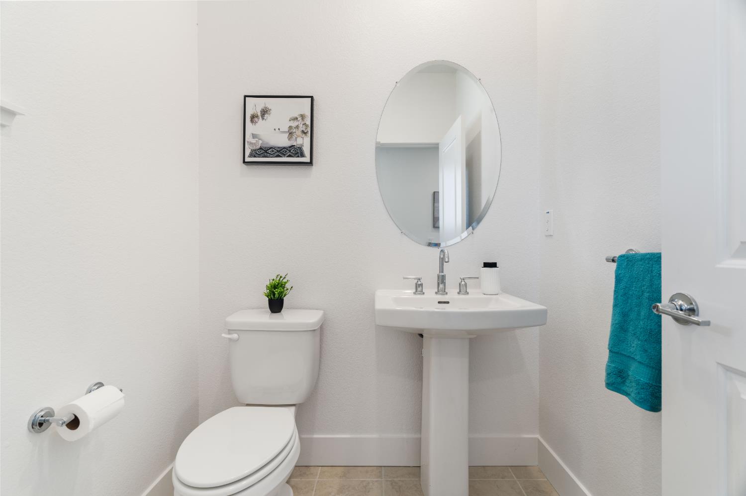 Detail Gallery Image 14 of 46 For 8358 Akino Ct, Elk Grove,  CA 95757 - 4 Beds | 3/1 Baths