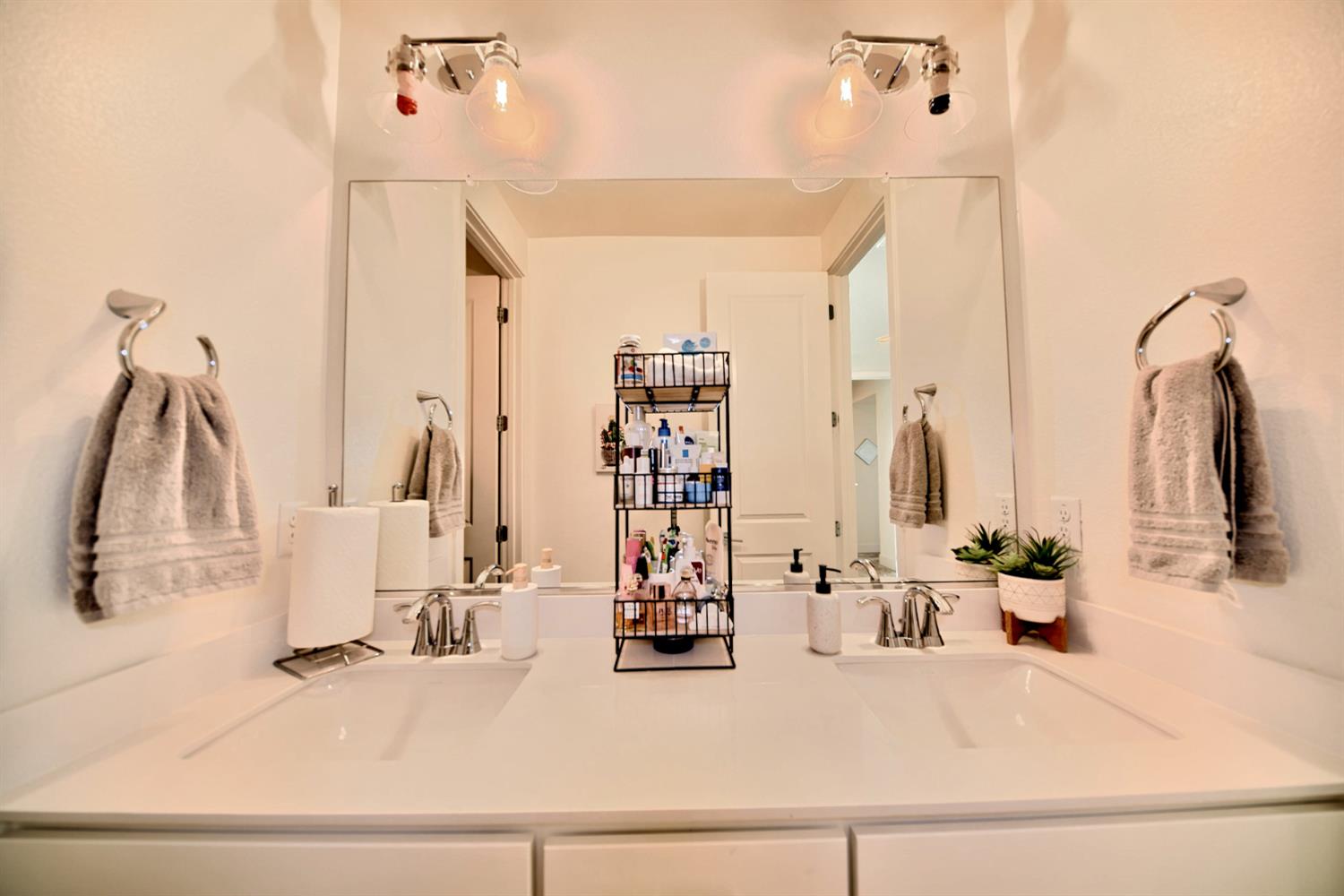Detail Gallery Image 79 of 98 For 2931 Granger St, Tracy,  CA 95377 - 5 Beds | 4/1 Baths