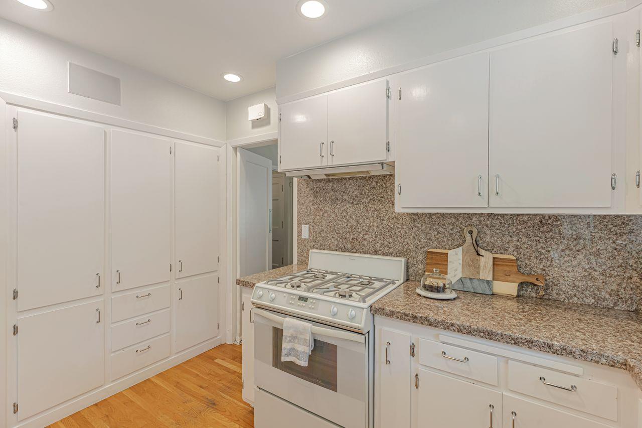Detail Gallery Image 15 of 68 For 1800 8th Ave, Sacramento,  CA 95818 - 4 Beds | 1/1 Baths