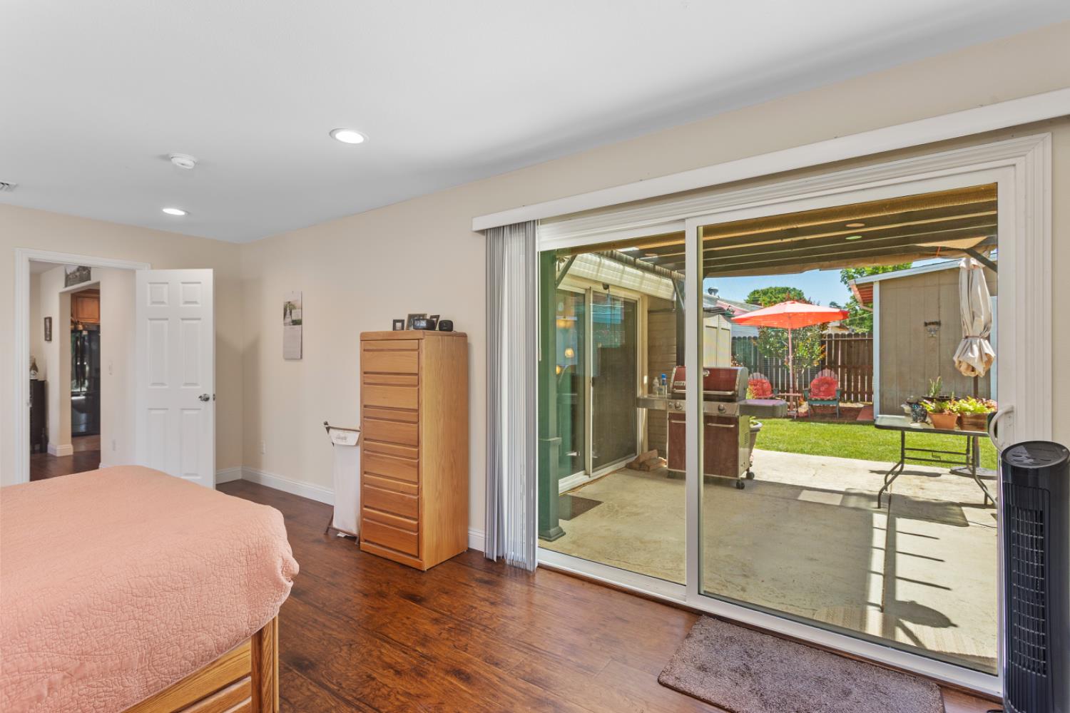 Detail Gallery Image 14 of 29 For 3136 Chelsea Rd, Sacramento,  CA 95864 - 4 Beds | 2 Baths