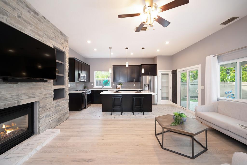 Detail Gallery Image 8 of 62 For 3153 Sumatra St, West Sacramento,  CA 95691 - 4 Beds | 3 Baths
