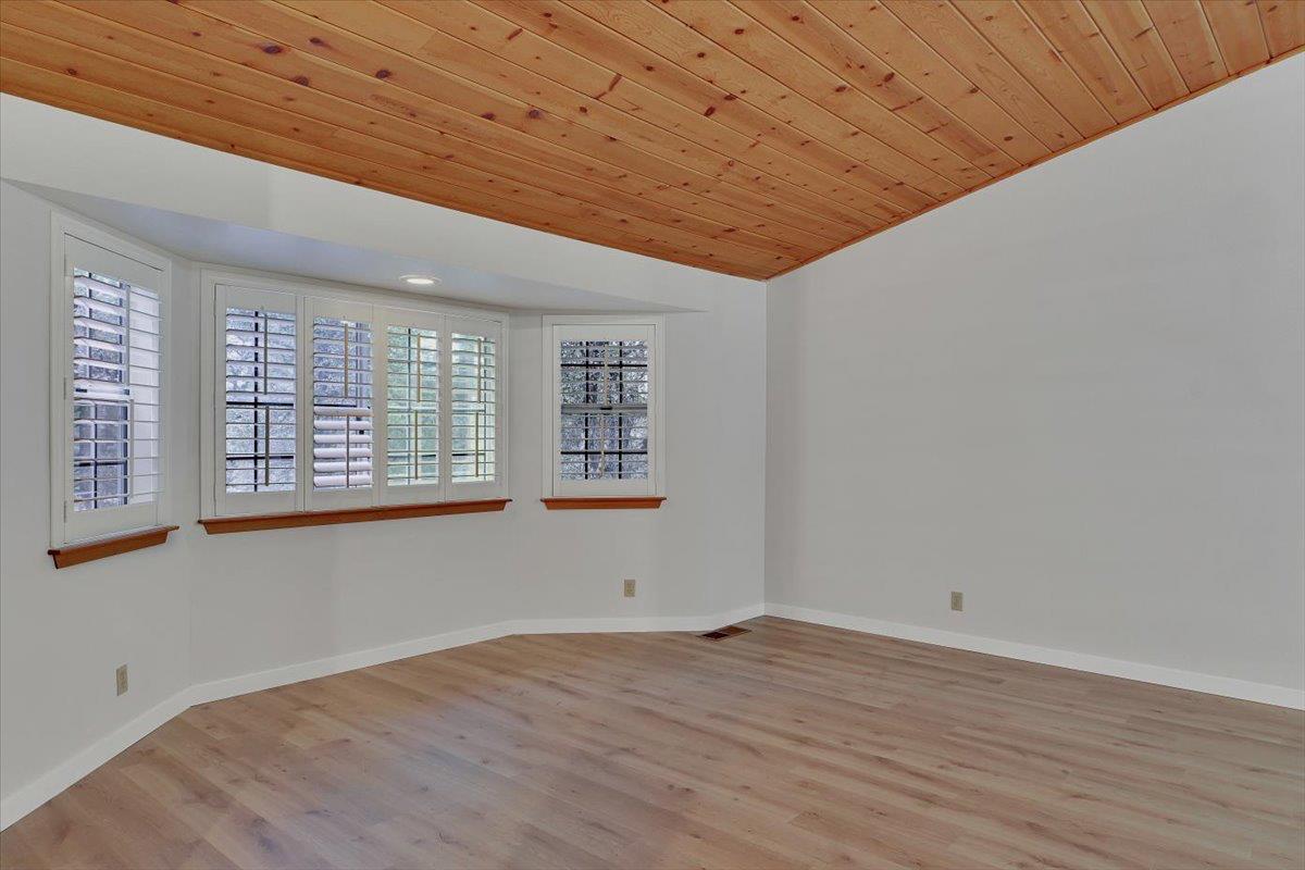 Detail Gallery Image 34 of 75 For 13901 Lake Wildwood Dr, Penn Valley,  CA 95946 - 3 Beds | 2 Baths