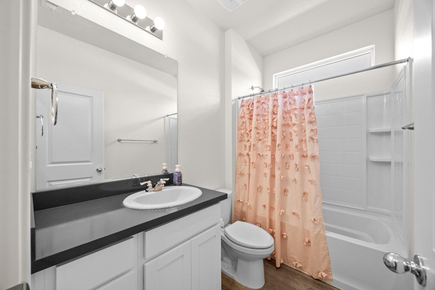 Tamarack Court, Olivehurst, California image 6