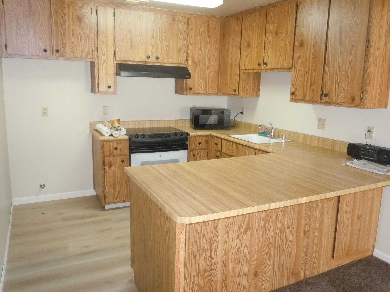Detail Gallery Image 2 of 17 For 3077 Funston Dr, Sacramento,  CA 95833 - 2 Beds | 2 Baths