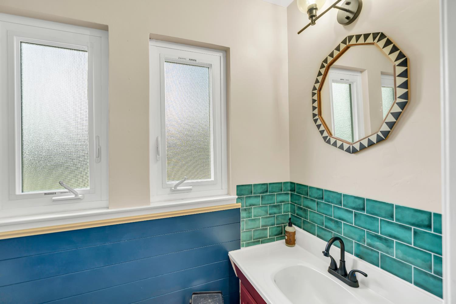 Detail Gallery Image 21 of 48 For 90 Parklite Cir, Sacramento,  CA 95831 - 4 Beds | 2/1 Baths
