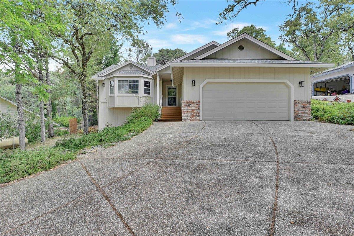 Detail Gallery Image 1 of 75 For 13901 Lake Wildwood Dr, Penn Valley,  CA 95946 - 3 Beds | 2 Baths