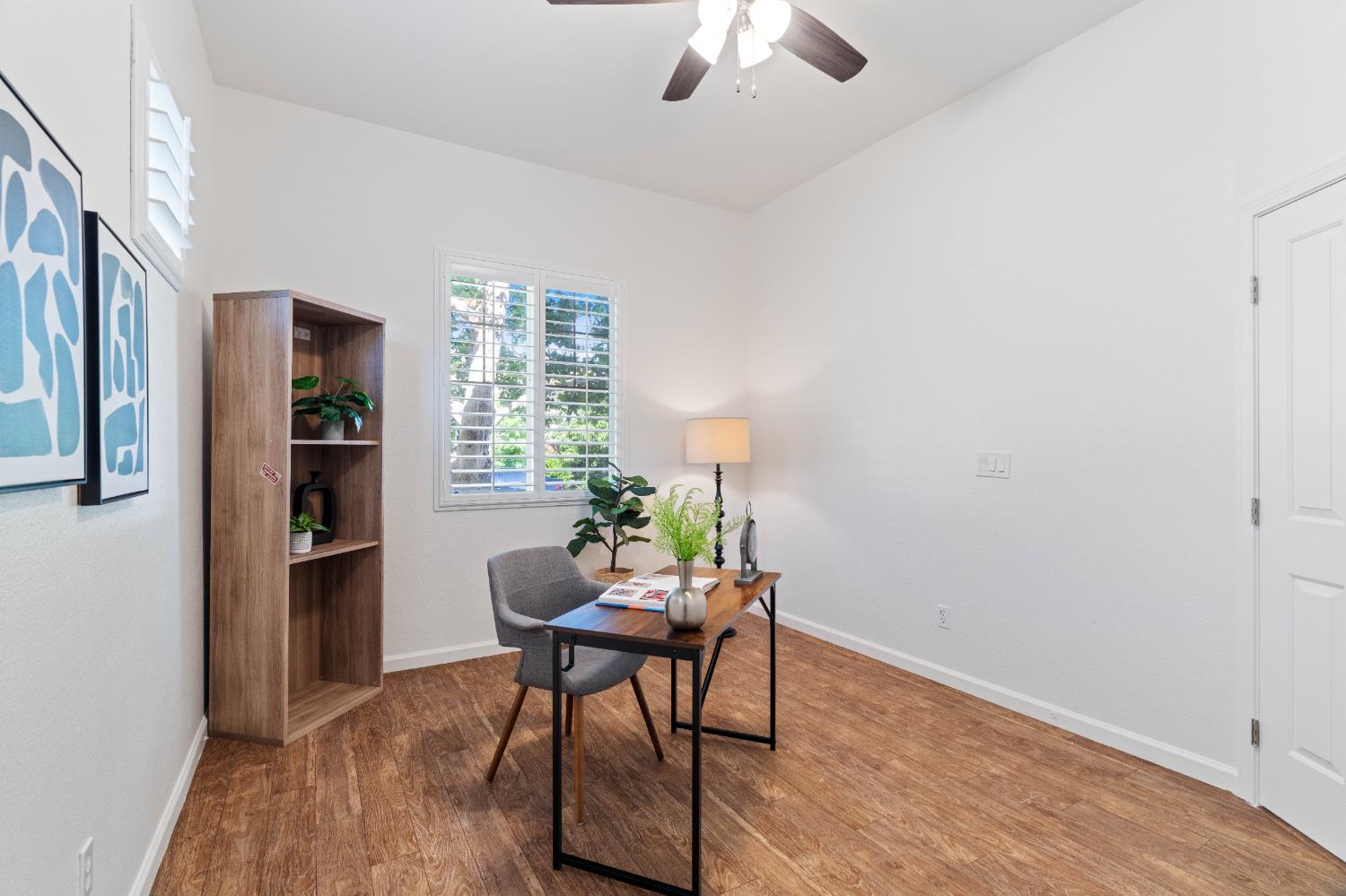 Detail Gallery Image 6 of 52 For 9615 Red Current Way, Elk Grove,  CA 95757 - 4 Beds | 3 Baths