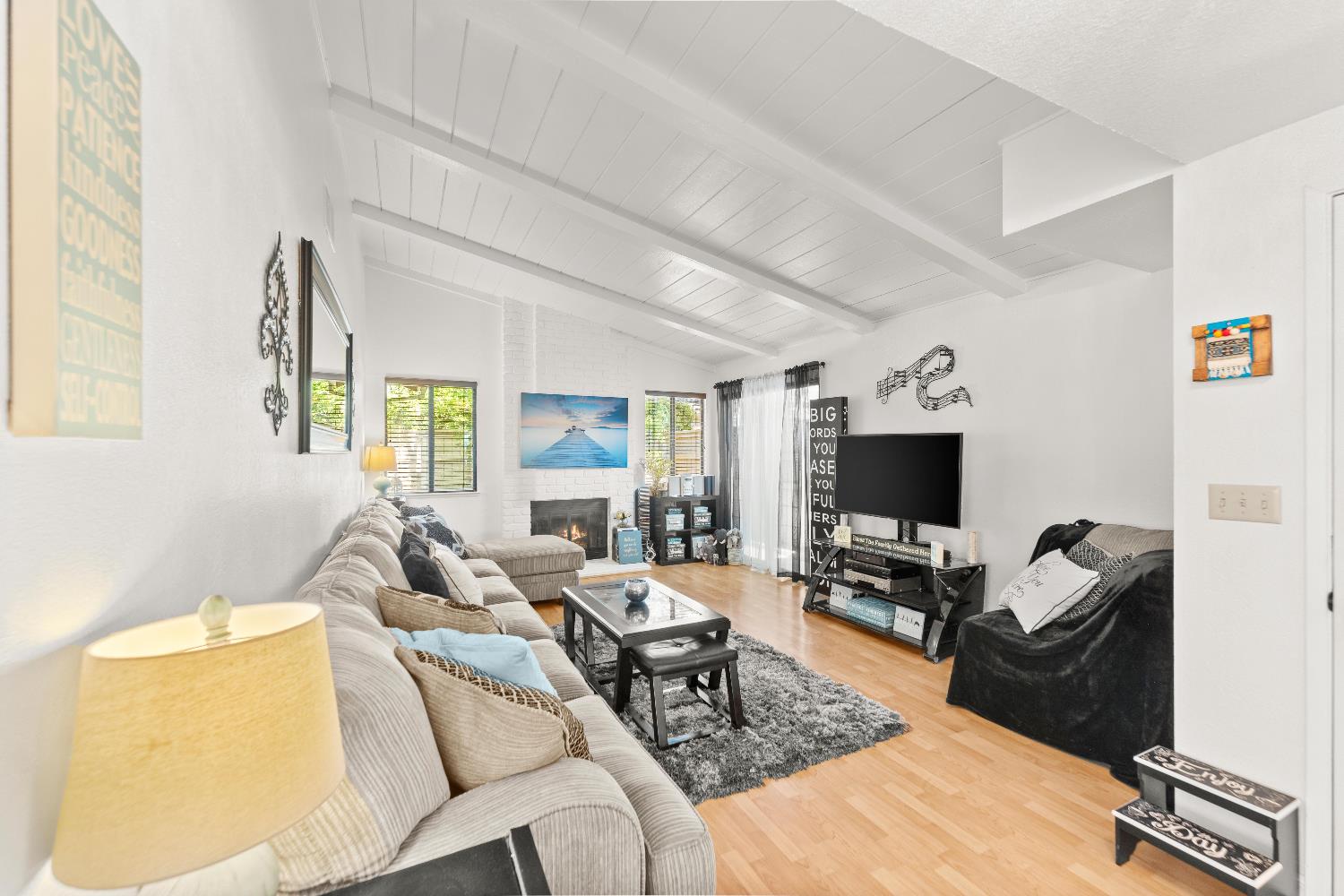 Detail Gallery Image 8 of 53 For 8193 Rose Vine Ln, Fair Oaks,  CA 95628 - 2 Beds | 2 Baths