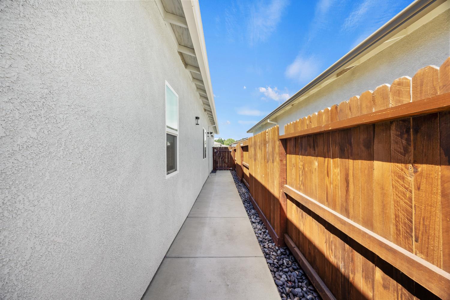 Tamarack Court, Olivehurst, California image 43