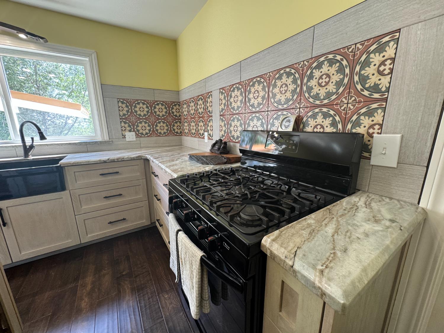 Detail Gallery Image 15 of 79 For 12991 Lake Francis Ext Rd, Dobbins,  CA 95935 - 2 Beds | 2 Baths