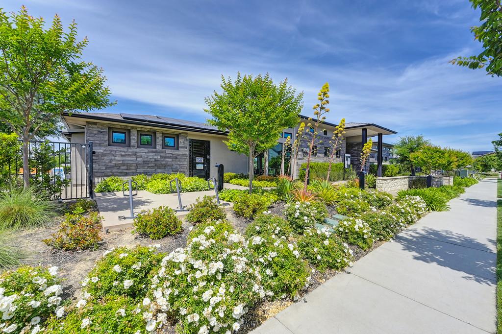 Goldenvue Walk, Sacramento, California image 42