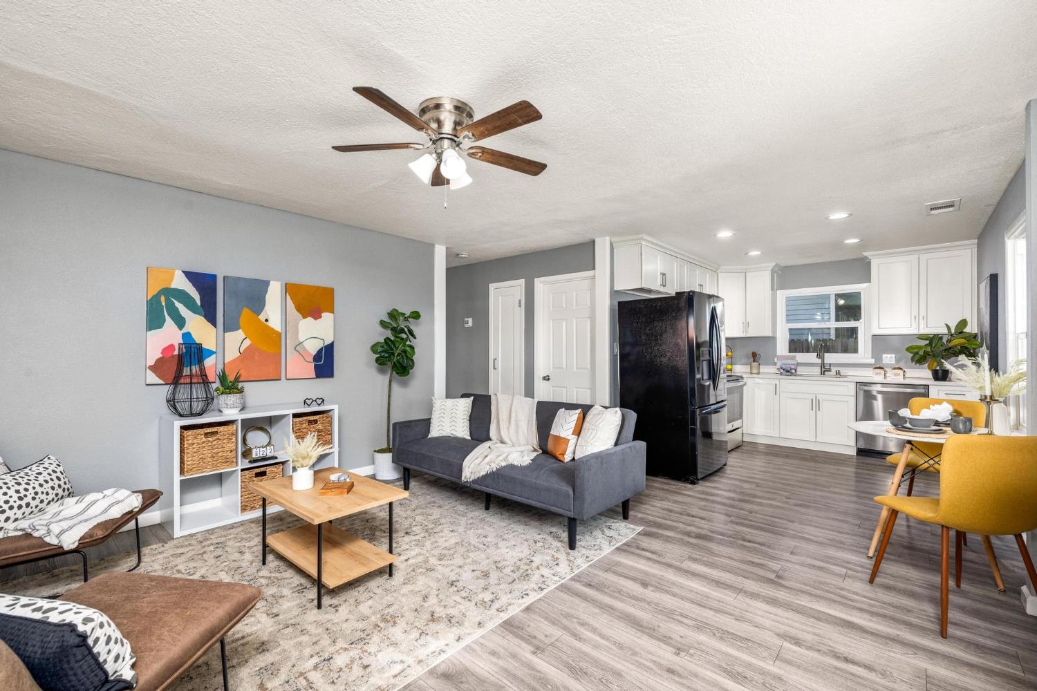 Detail Gallery Image 10 of 27 For 322 N Grant Ave, Manteca,  CA 95336 - 2 Beds | 1 Baths