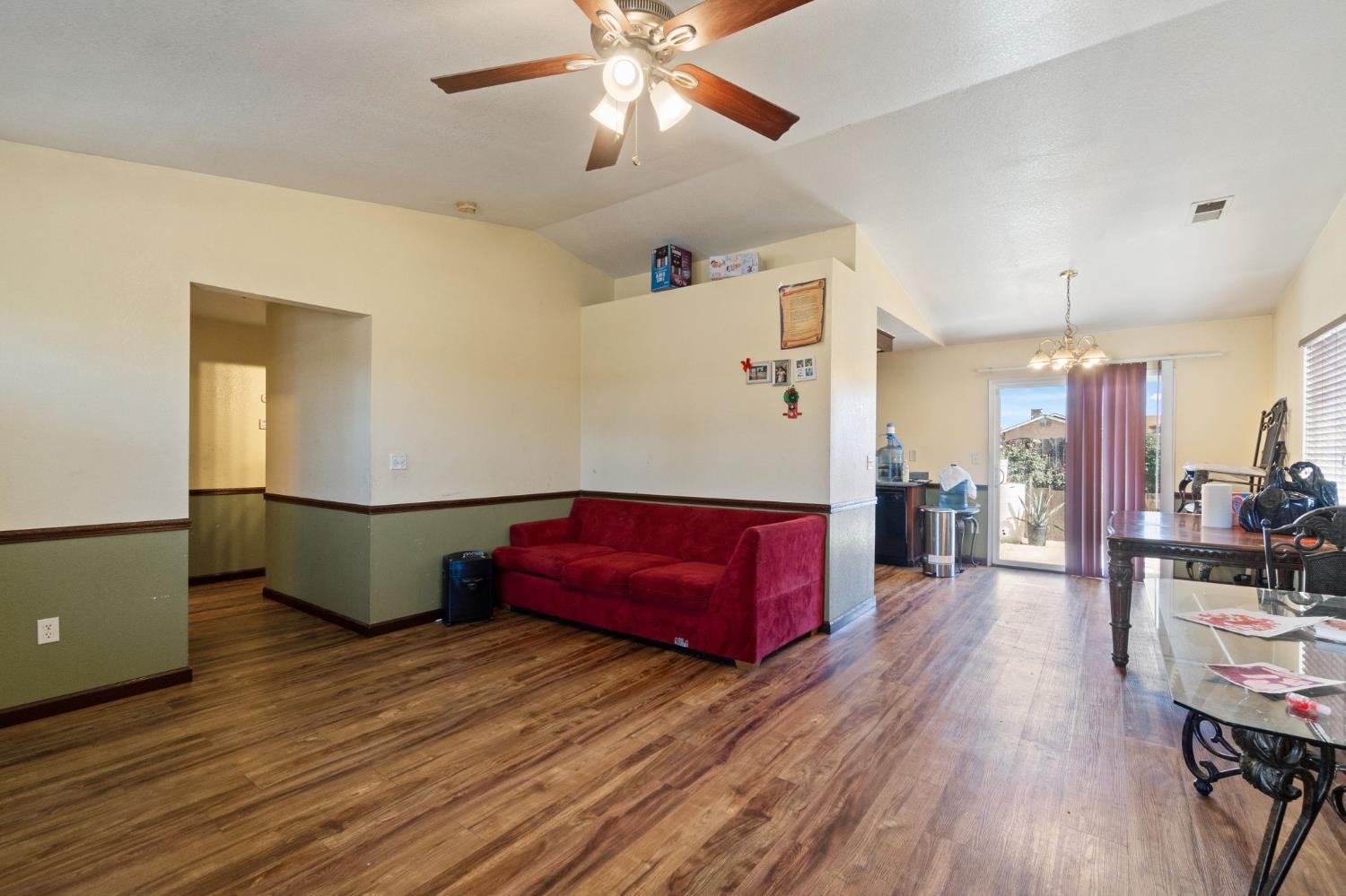 Detail Gallery Image 6 of 21 For 1451 Segovia Ct, Madera,  CA 93638 - 4 Beds | 2 Baths