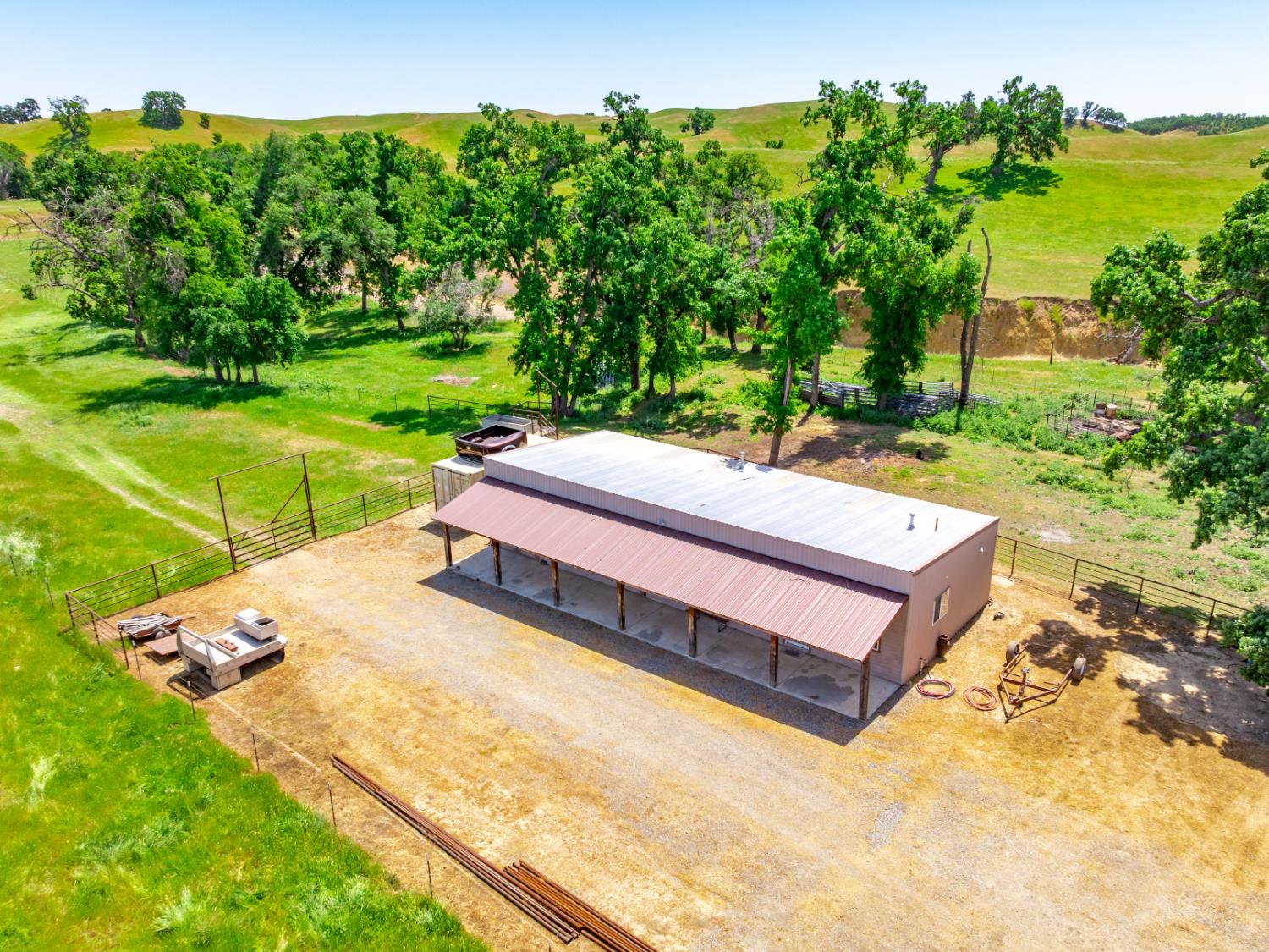 Detail Gallery Image 8 of 89 For 15605 Johnson Rd, Red Bluff,  CA 96080 - 4 Beds | 4 Baths