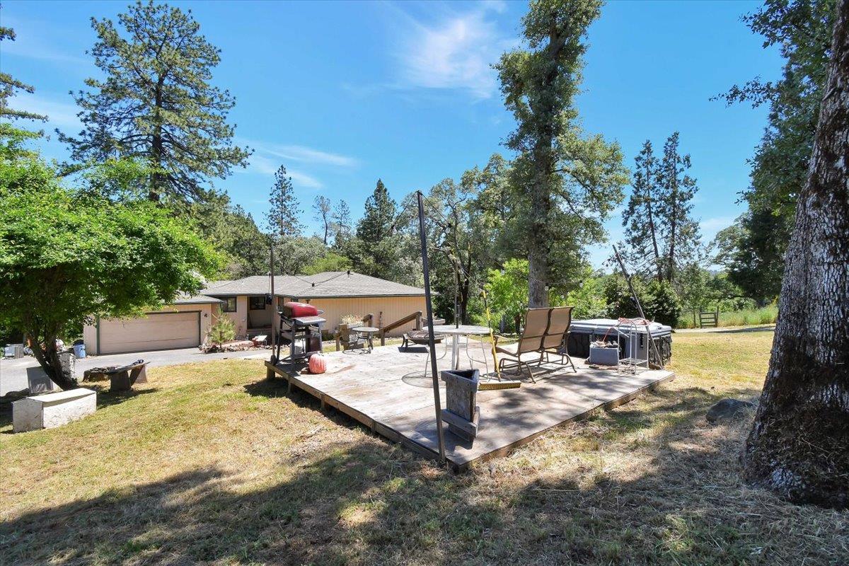 Detail Gallery Image 7 of 92 For 17657 Crest Rd, Grass Valley,  CA 95949 - 3 Beds | 2 Baths