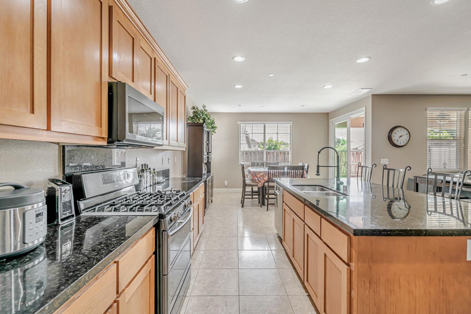 Detail Gallery Image 16 of 80 For 1162 Maugham Dr, Galt,  CA 95632 - 4 Beds | 3 Baths