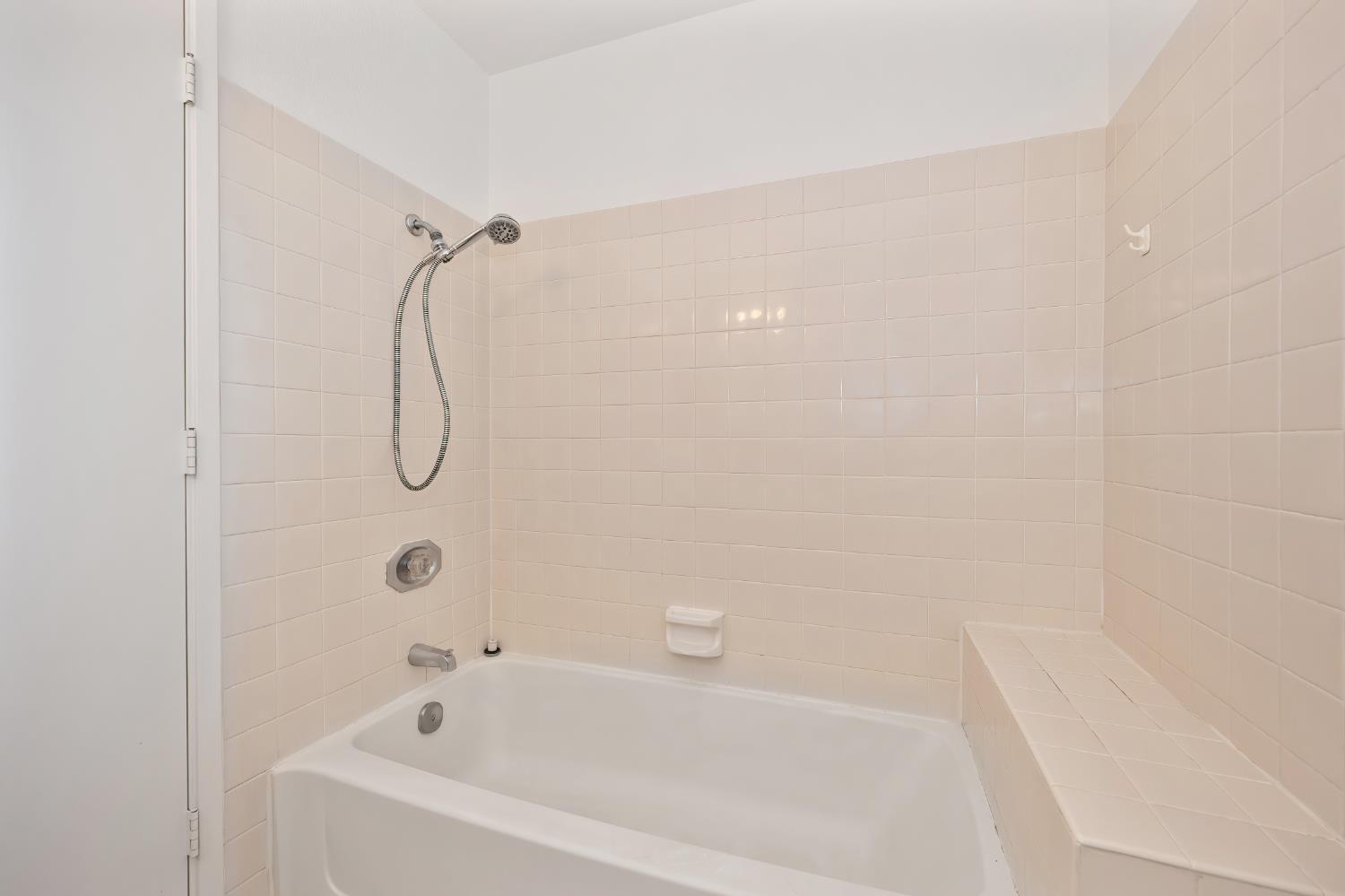 Detail Gallery Image 22 of 28 For 4123 Sea Meadow Way, Sacramento,  CA 95823 - 3 Beds | 2 Baths