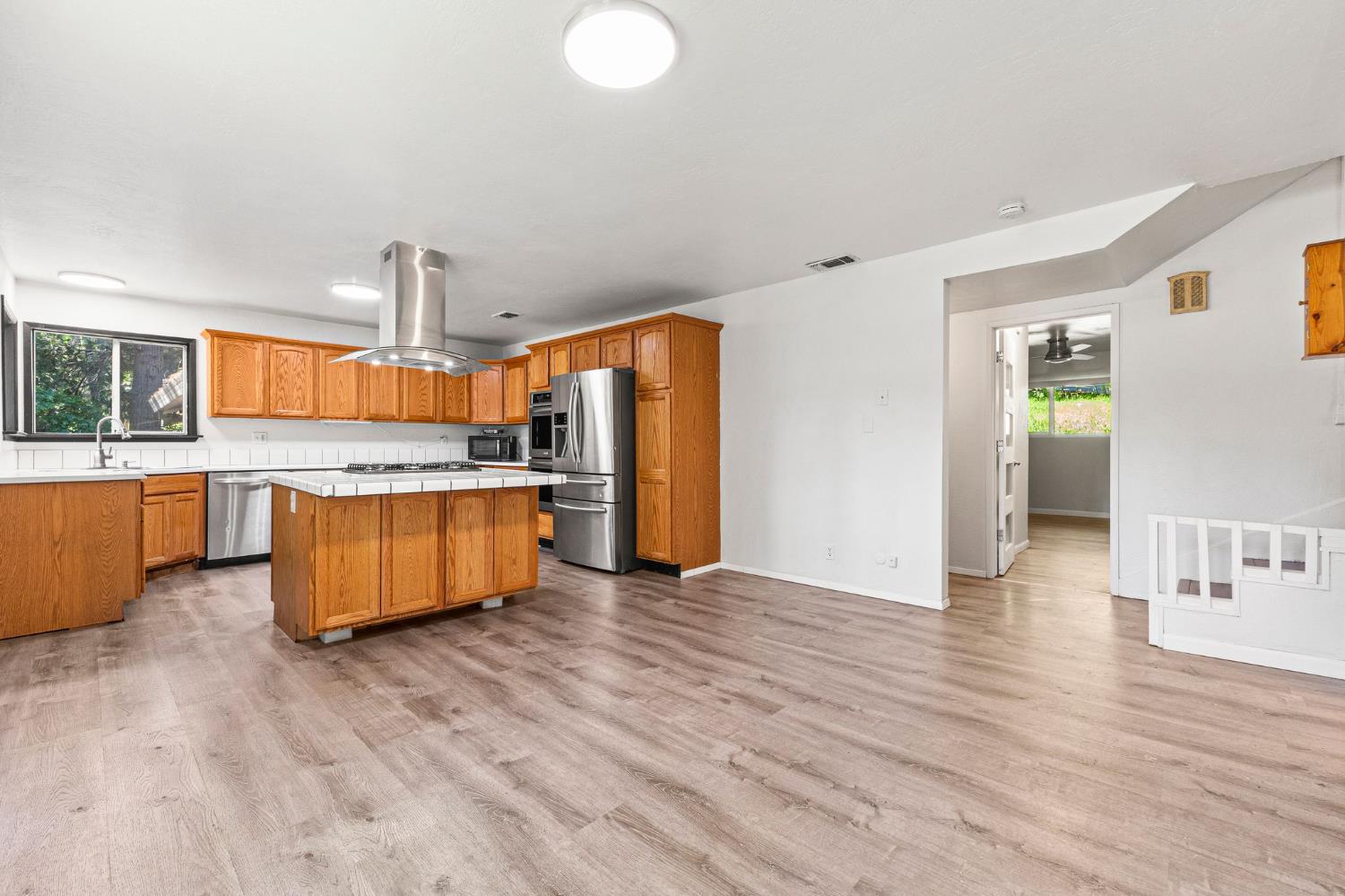 Detail Gallery Image 9 of 44 For 2809 Gardella Ln, Camino,  CA 95709 - 4 Beds | 3/3 Baths