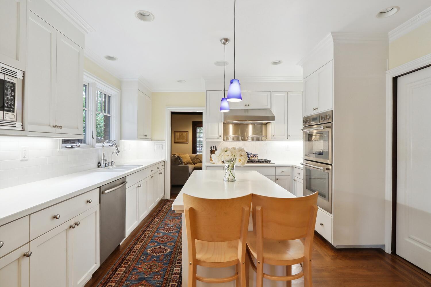 Detail Gallery Image 16 of 62 For 2665 Donner Way, Sacramento,  CA 95818 - 4 Beds | 3 Baths
