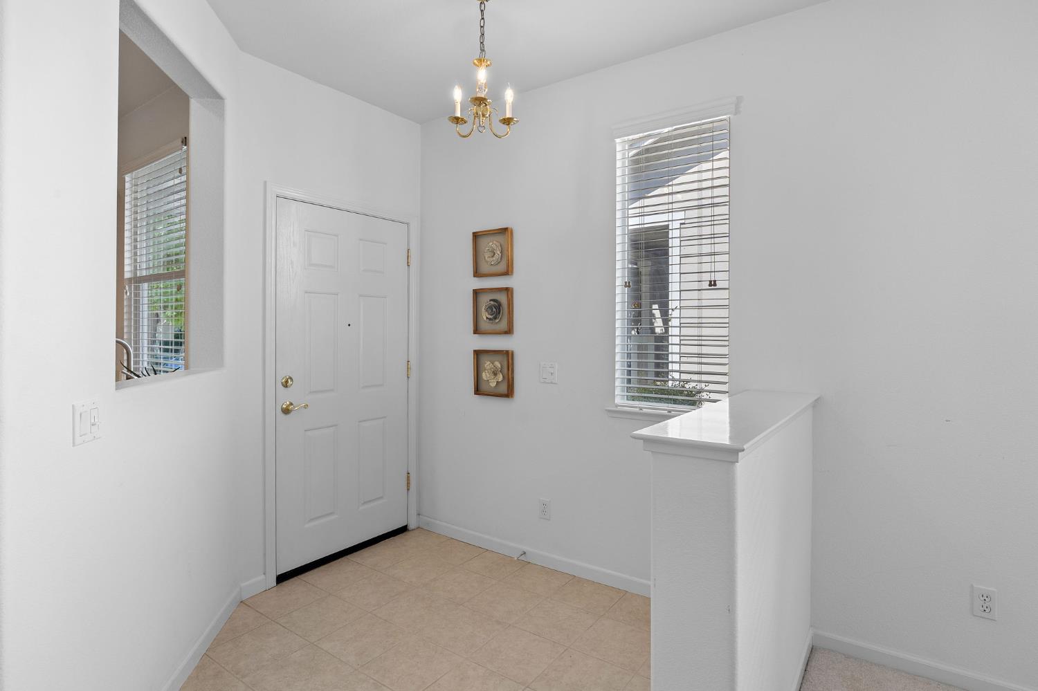 Detail Gallery Image 9 of 66 For 2339 Ryedale Ln, Sacramento,  CA 95835 - 2 Beds | 2 Baths