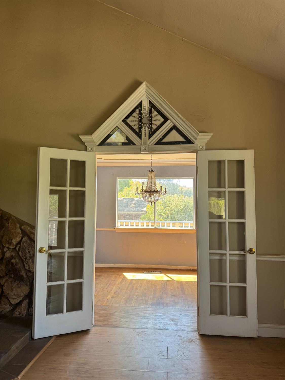 Margarita Court, Coulterville, California image 15