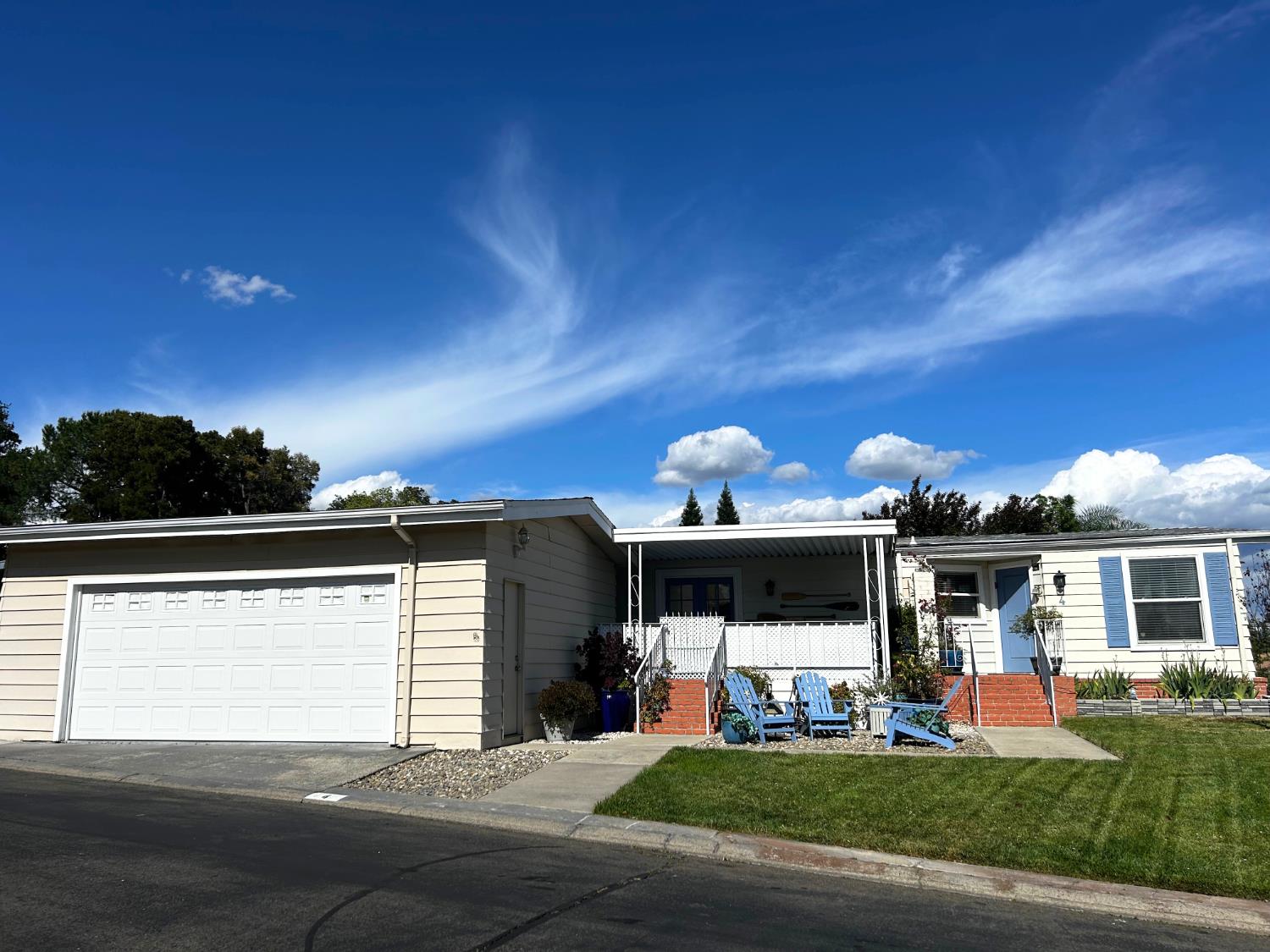 Detail Gallery Image 1 of 22 For 4 Kaseberg, Roseville,  CA 95678 - 2 Beds | 2 Baths