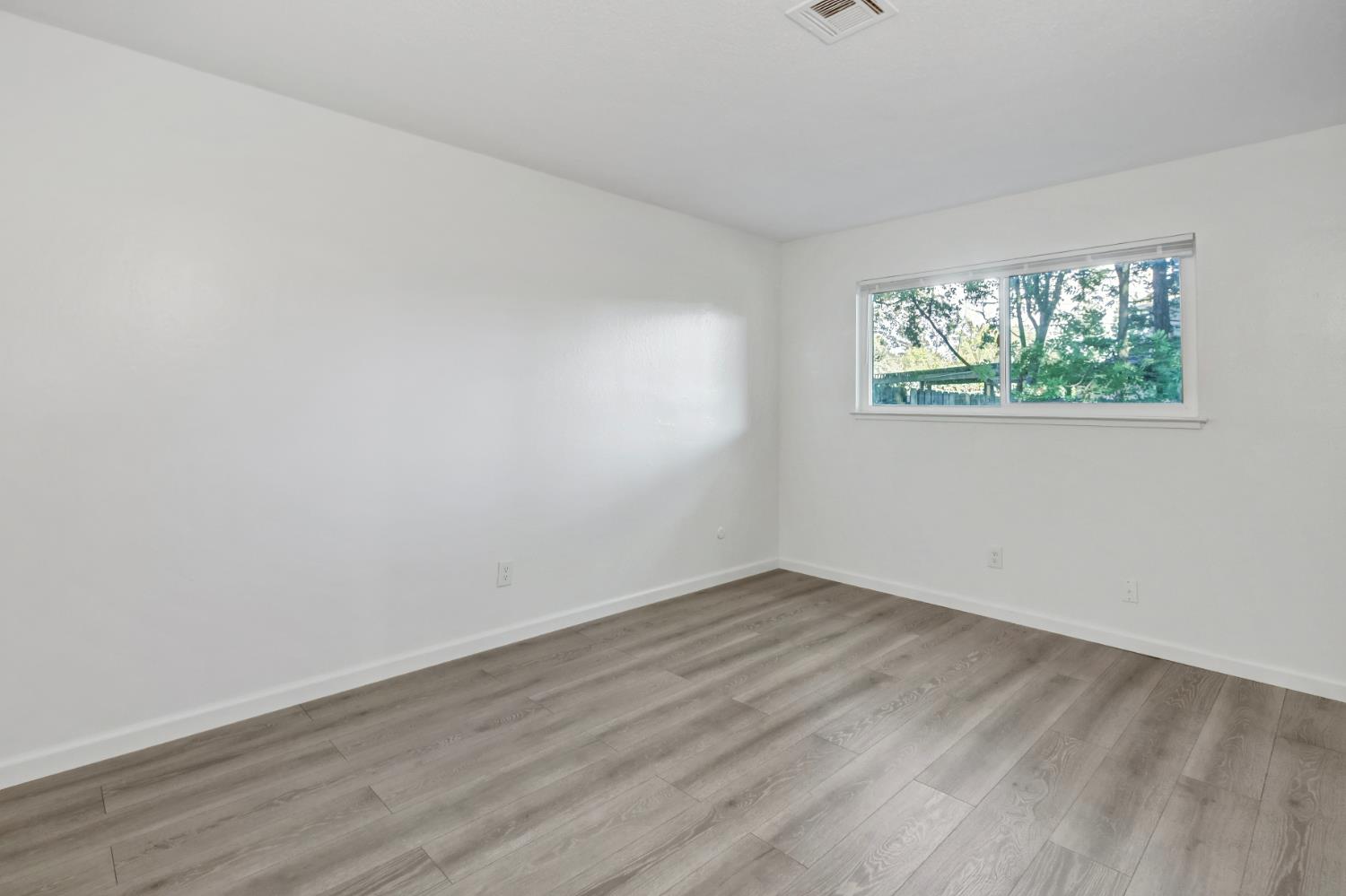 Detail Gallery Image 31 of 43 For 4920 Douvan Ct, Carmichael,  CA 95608 - – Beds | – Baths