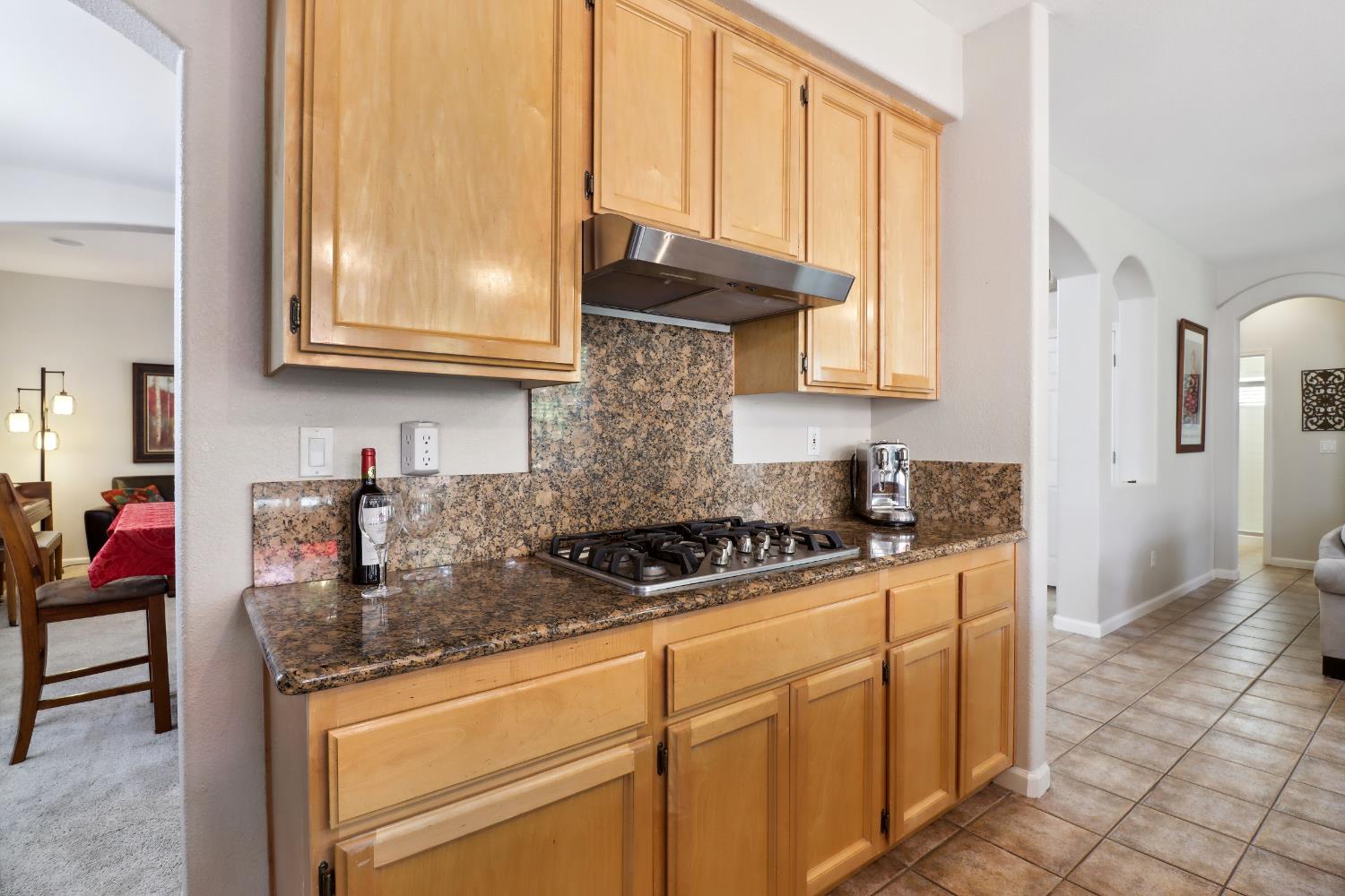 Detail Gallery Image 29 of 72 For 2049 Riggs Ave, Sacramento,  CA 95835 - 5 Beds | 3 Baths