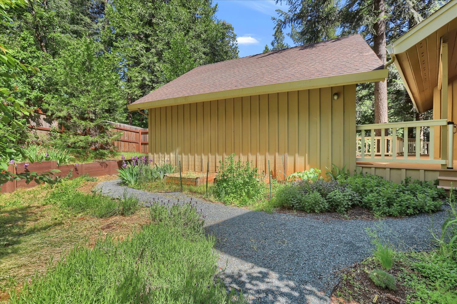 Detail Gallery Image 51 of 76 For 16800 Sun Bloom Way, Nevada City,  CA 95959 - 4 Beds | 3 Baths