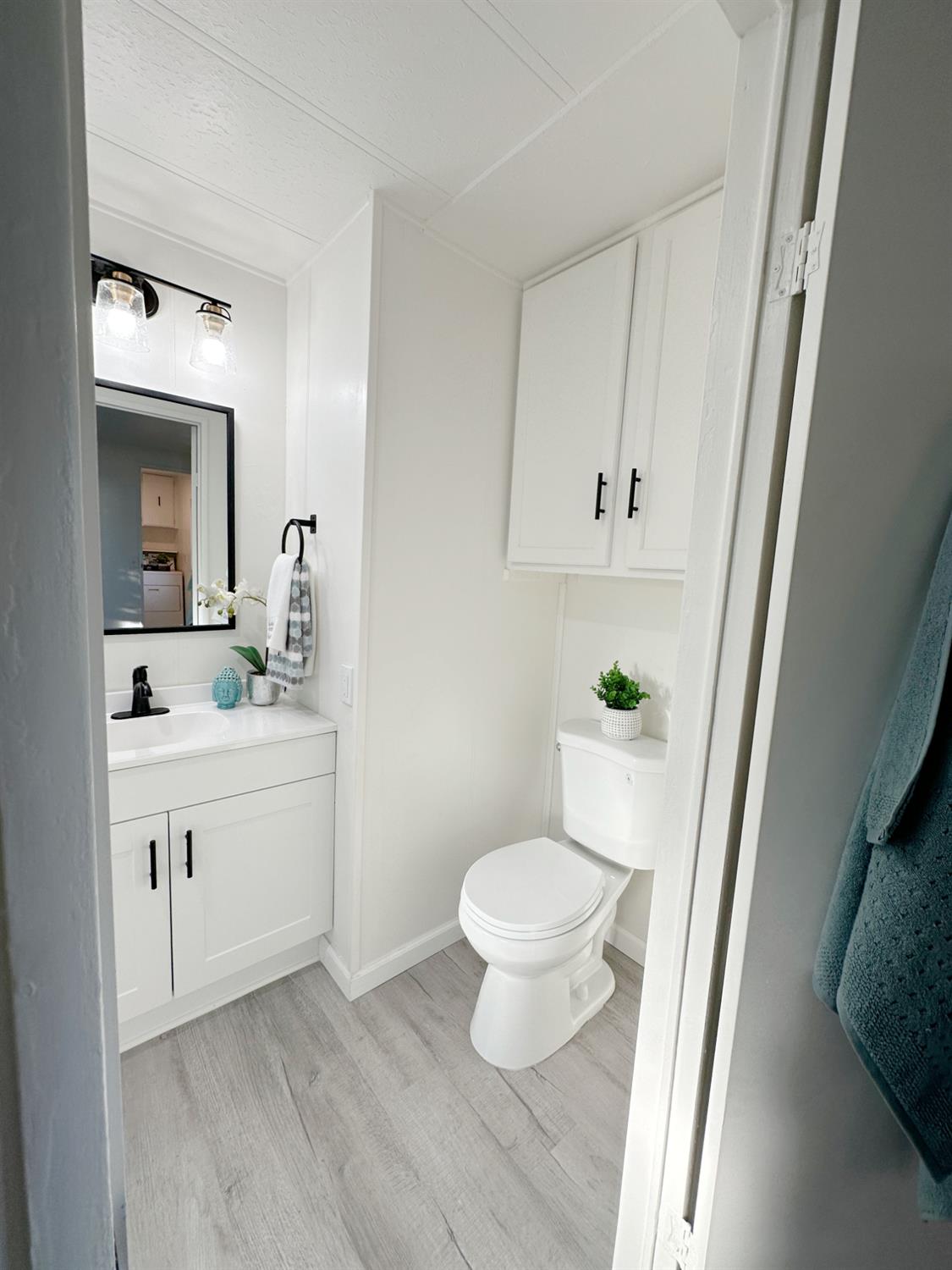 Detail Gallery Image 14 of 14 For 6311 Convention Ln 100, Sacramento,  CA 95828 - 2 Beds | 2 Baths