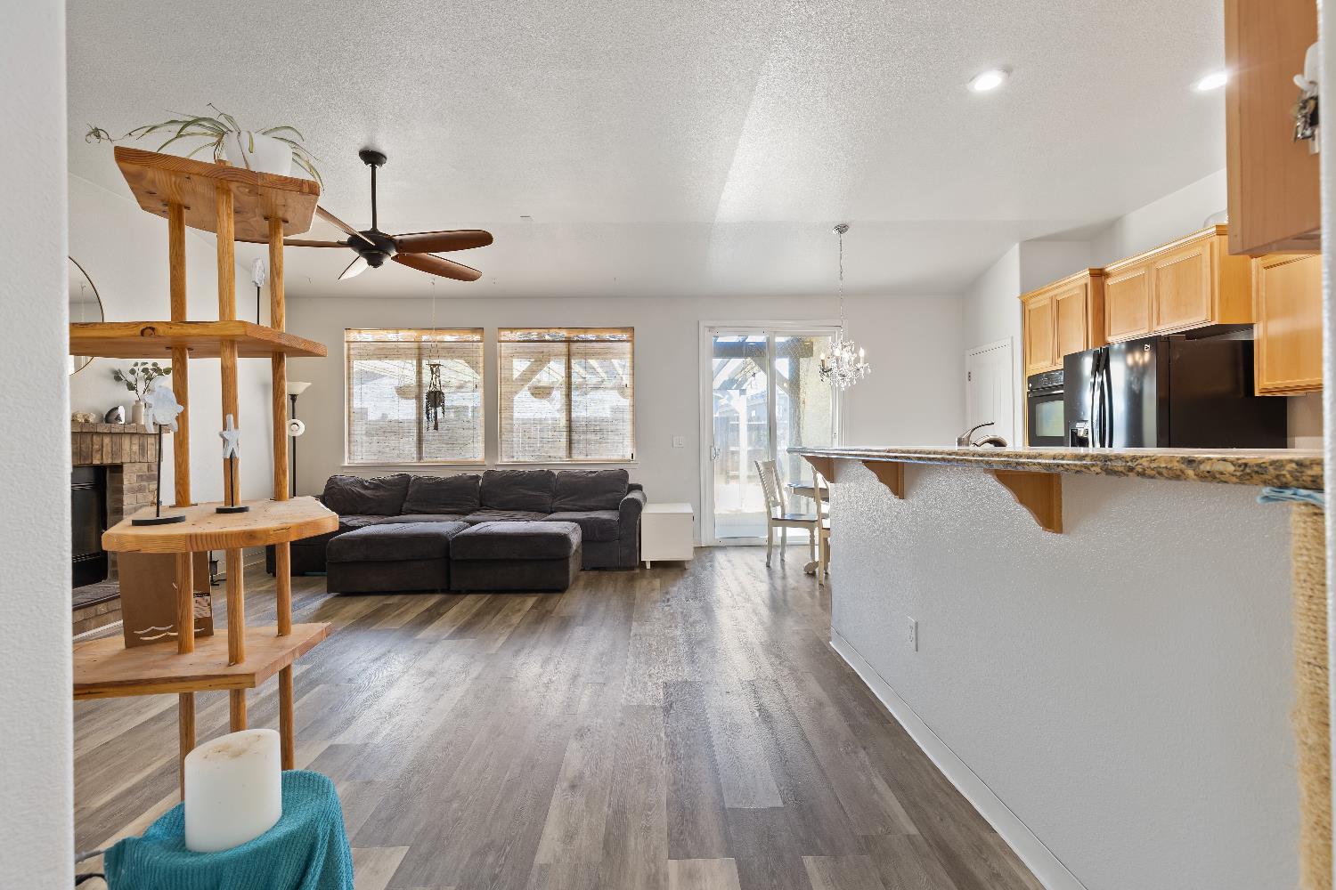 Detail Gallery Image 10 of 36 For 1795 Sea Side Ct, Plumas Lake,  CA 95961 - 4 Beds | 2 Baths