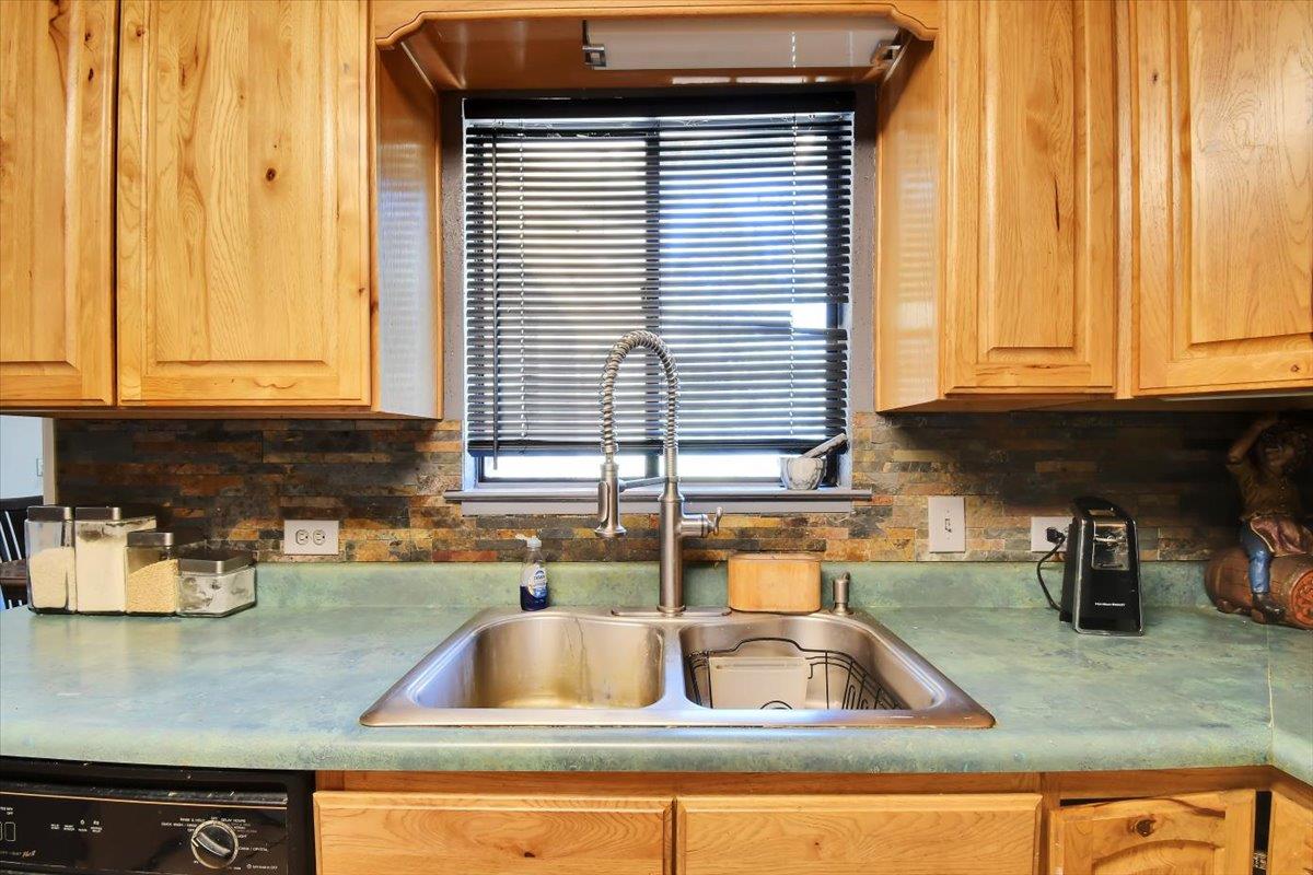 Detail Gallery Image 22 of 92 For 17657 Crest Rd, Grass Valley,  CA 95949 - 3 Beds | 2 Baths