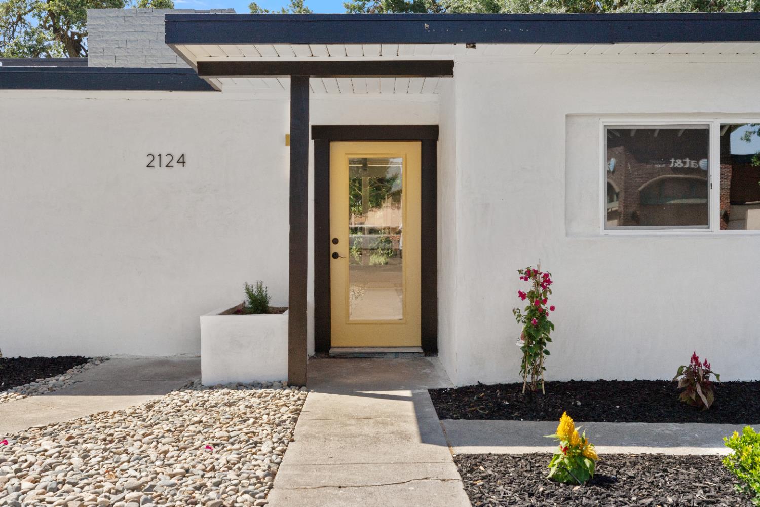 Detail Gallery Image 5 of 40 For 2124 Scenic Dr, Modesto,  CA 95355 - 4 Beds | 3/1 Baths