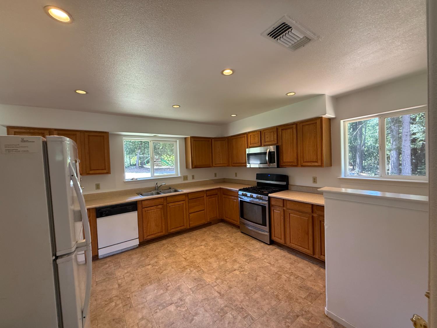 Detail Gallery Image 6 of 17 For 15721 Norcrest Ln, Camptonville,  CA 95922 - 3 Beds | 2 Baths