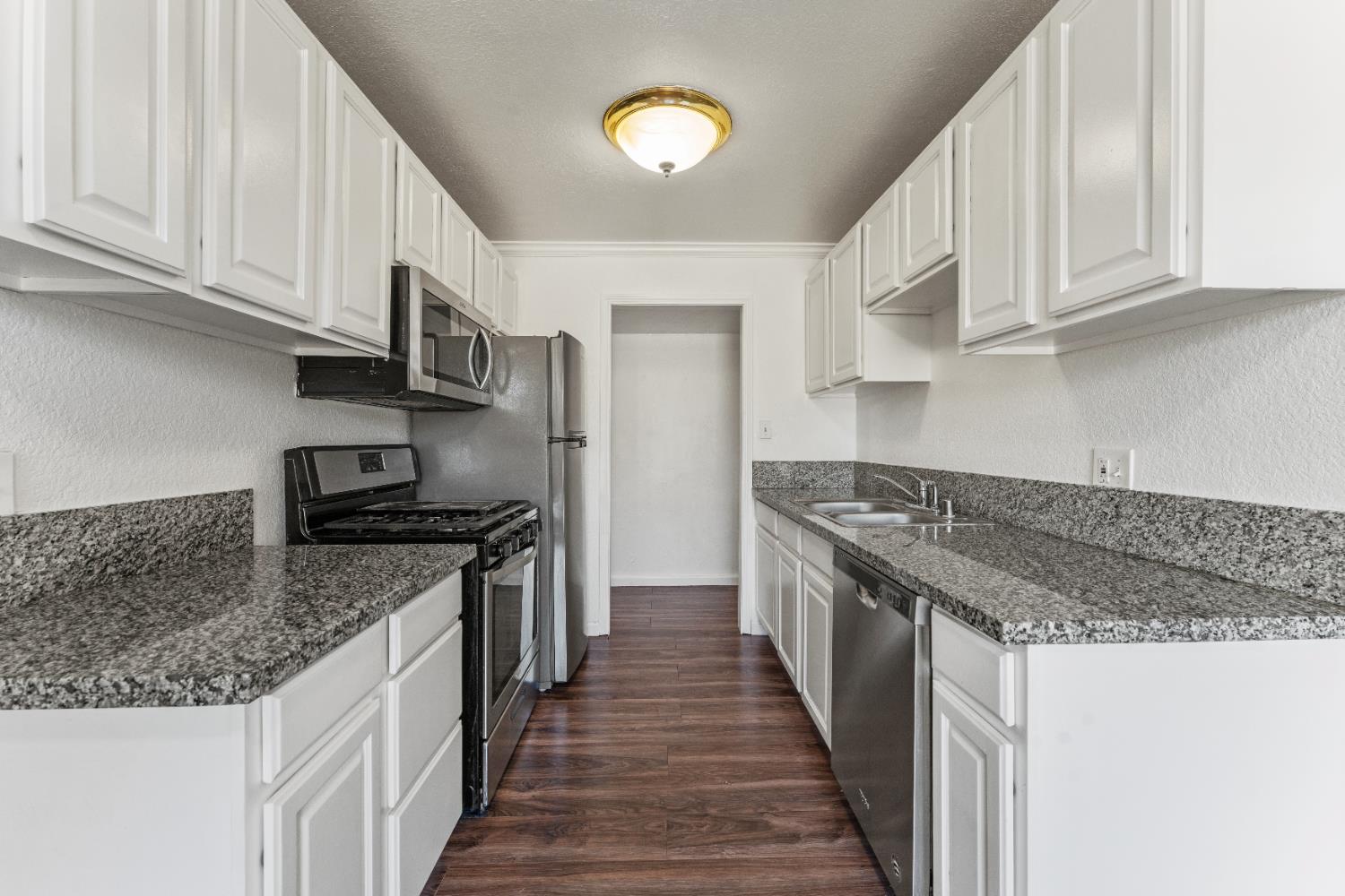 Detail Gallery Image 12 of 23 For 5741 San Vincente Way, North Highlands,  CA 95660 - 3 Beds | 1 Baths