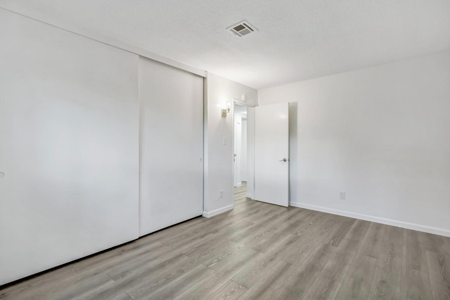 Detail Gallery Image 33 of 43 For 4920 Douvan Ct, Carmichael,  CA 95608 - – Beds | – Baths