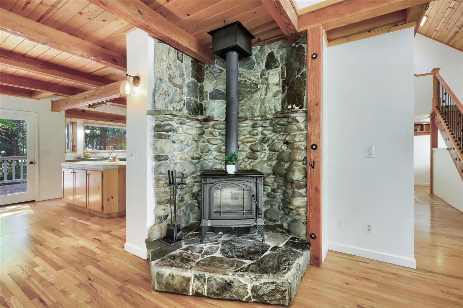 Detail Gallery Image 8 of 76 For 16800 Sun Bloom Way, Nevada City,  CA 95959 - 4 Beds | 3 Baths