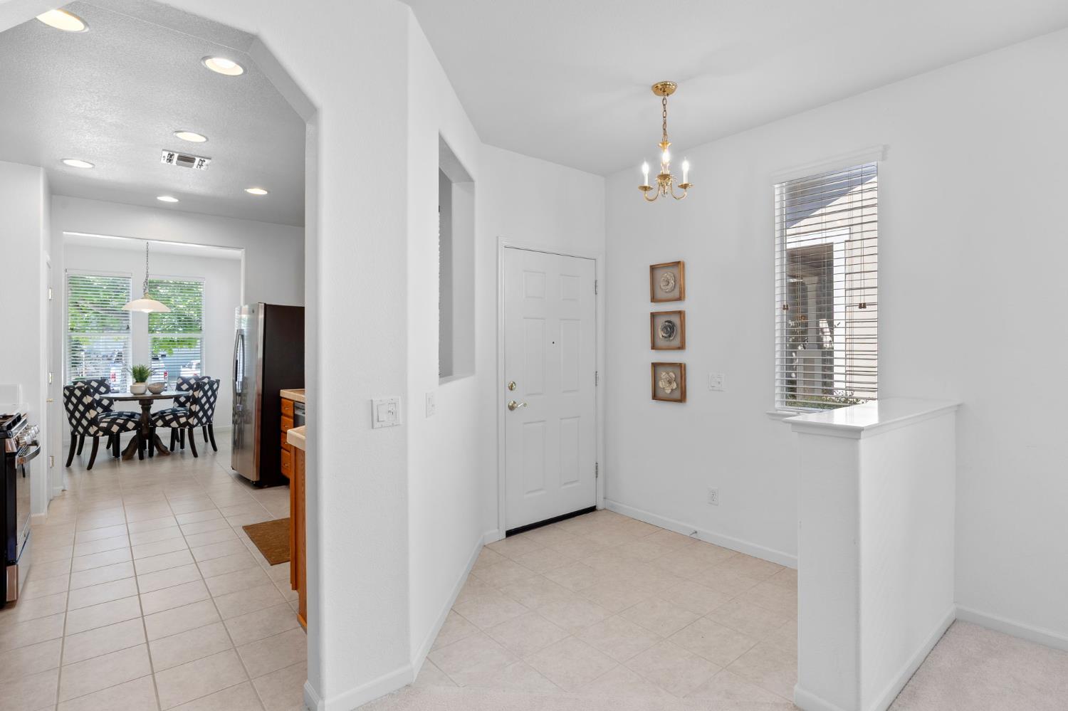 Detail Gallery Image 10 of 66 For 2339 Ryedale Ln, Sacramento,  CA 95835 - 2 Beds | 2 Baths