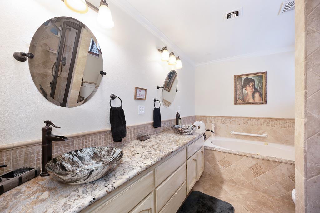 Detail Gallery Image 34 of 58 For 8725 Pathfinder Ct, Orangevale,  CA 95662 - 5 Beds | 3 Baths