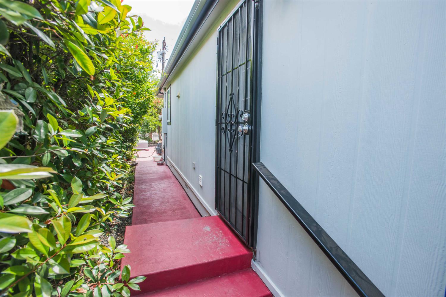 Detail Gallery Image 12 of 59 For 6946 27th St, Sacramento,  CA 95822 - 3 Beds | 2 Baths