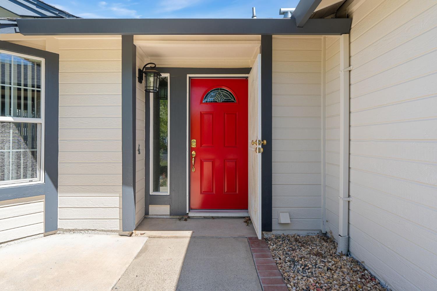 Detail Gallery Image 3 of 26 For 1406 Santa Fe Cir, Roseville,  CA 95678 - 4 Beds | 2 Baths