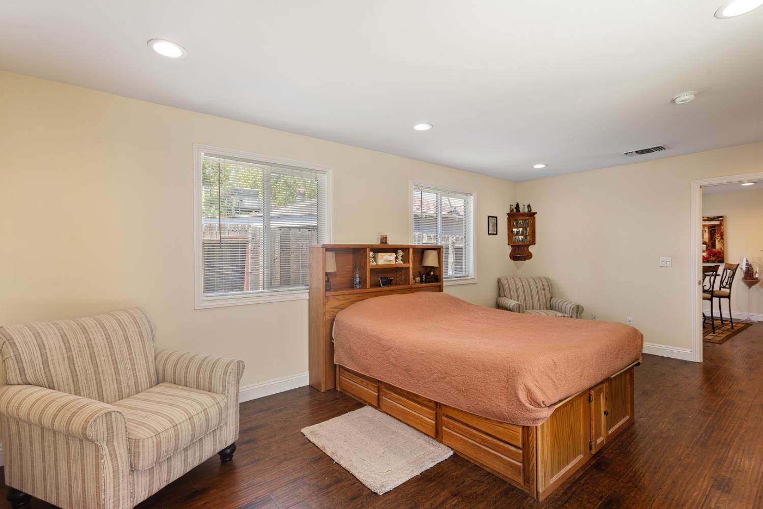 Detail Gallery Image 13 of 29 For 3136 Chelsea Rd, Sacramento,  CA 95864 - 4 Beds | 2 Baths