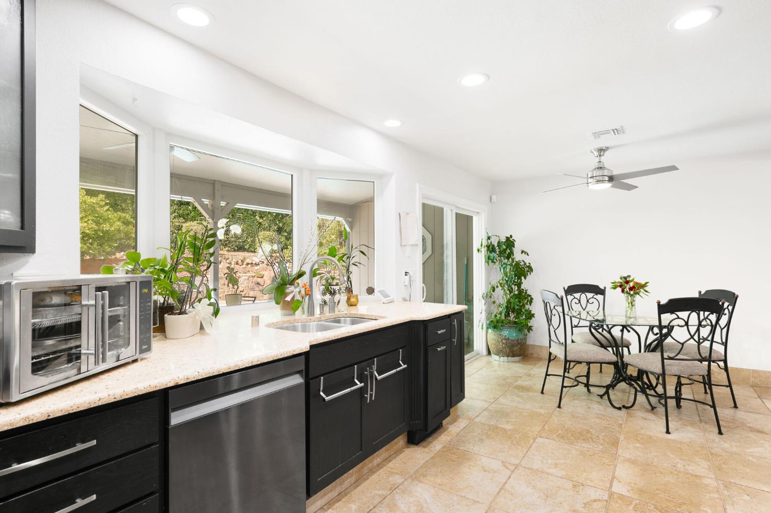 Detail Gallery Image 22 of 46 For 8717 Sunset Ave, Fair Oaks,  CA 95628 - 3 Beds | 2 Baths