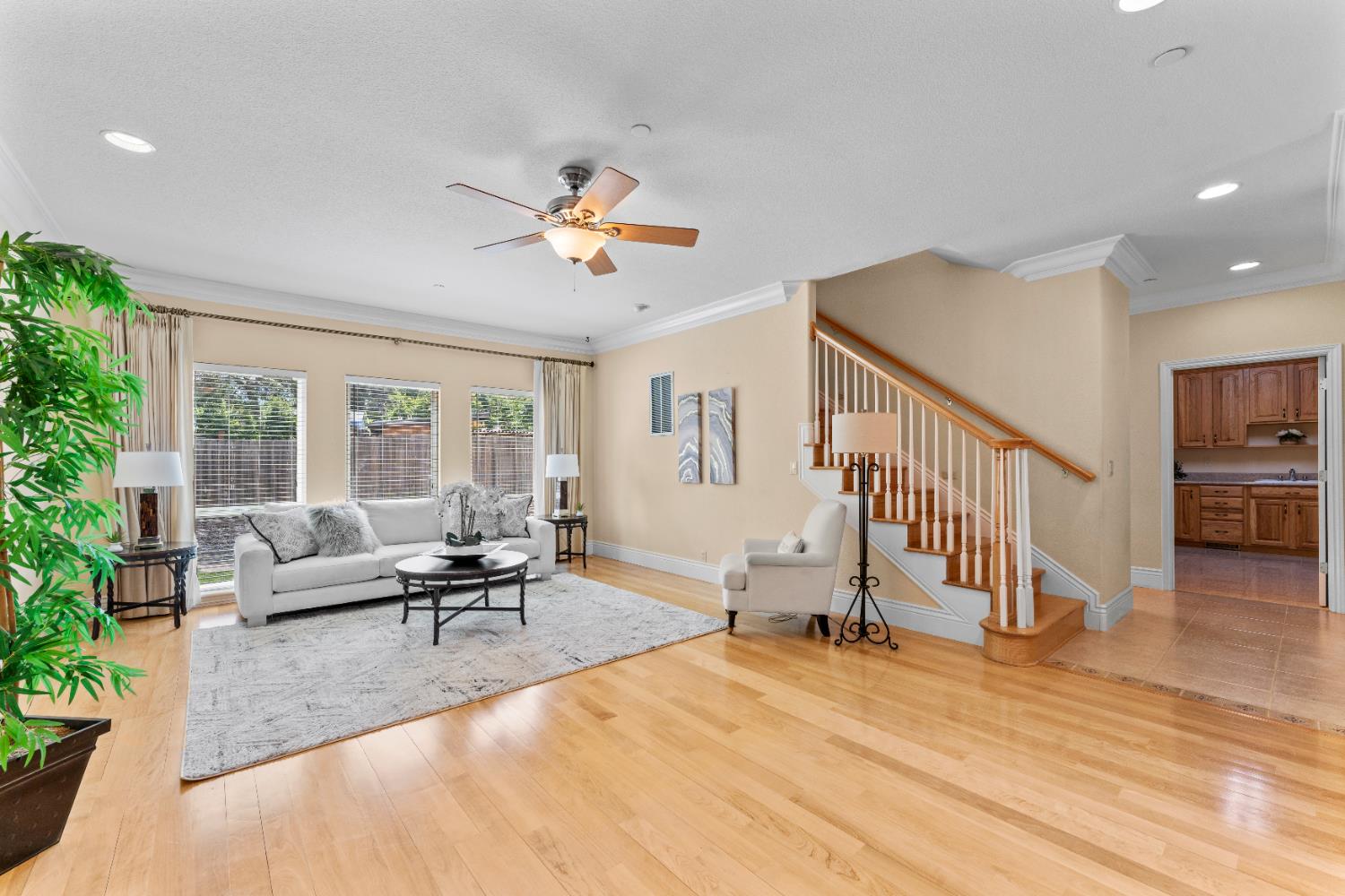 Detail Gallery Image 7 of 32 For 6604 Challis Ct, Citrus Heights,  CA 95610 - 3 Beds | 3 Baths